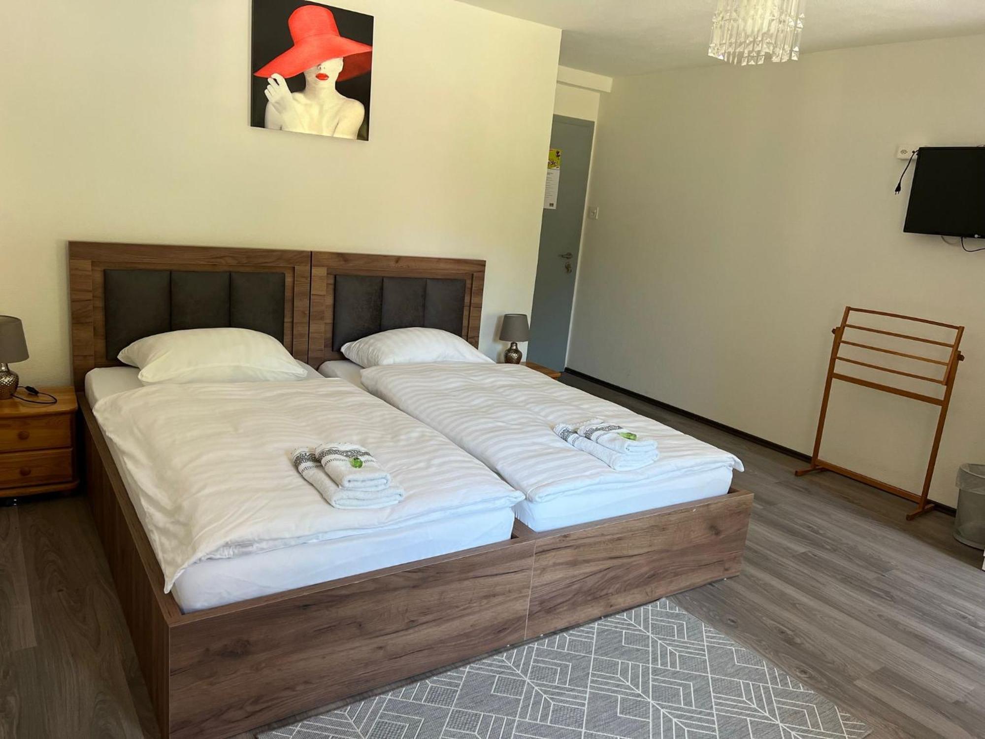 Hotel Restaurant Du Moulin Fleurier Екстер'єр фото